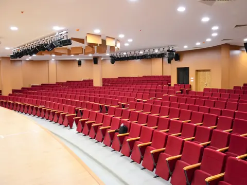 Mehmet Fatih Tosyalı İmam Hatip Okulu Konferans Salonu