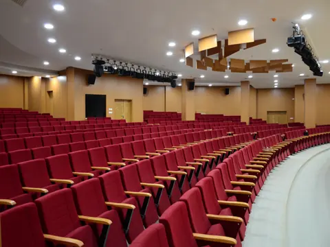 Mehmet Fatih Tosyalı İmam Hatip Okulu Konferans Salonu